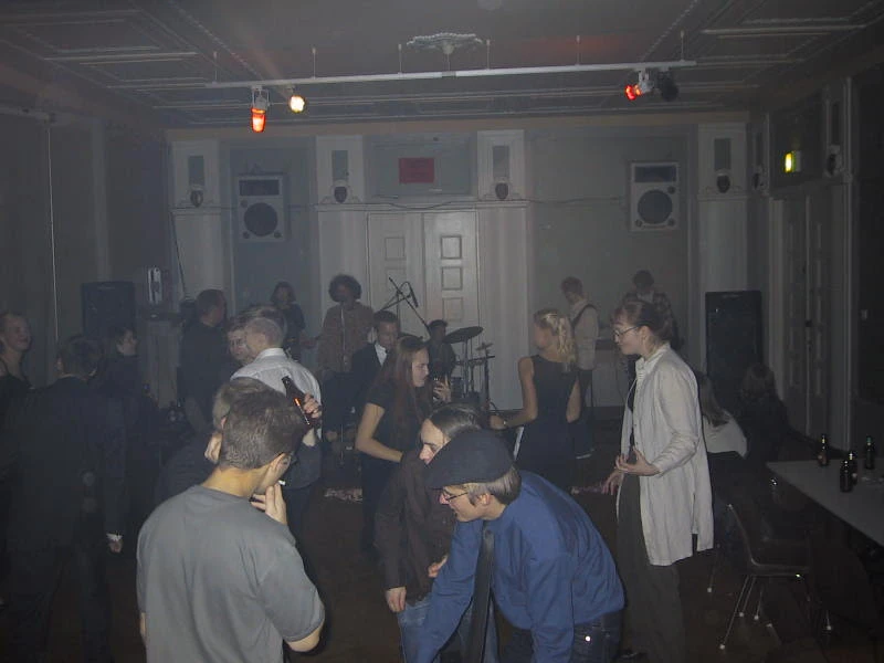 Kelkka performing live
