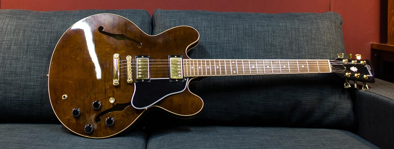 Gibson ES-335, translucent brown with gold hardware (2000)