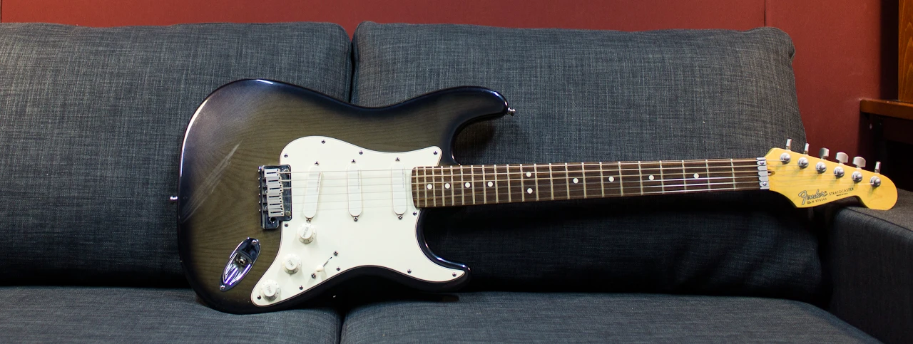 Fender Stratocaster Plus Deluxe (1990)