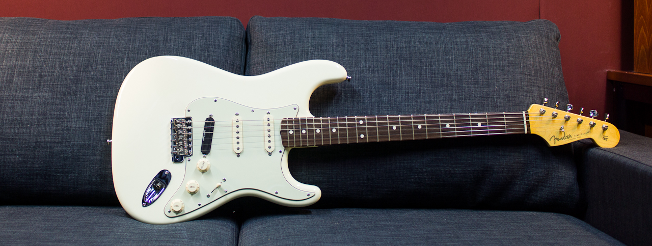 Fender Stratocaster 62 Am. vintage, olympic white, 2007 (with Hot Rails)