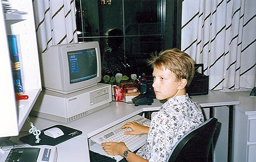 Arto Lehtiniemi at the computer
