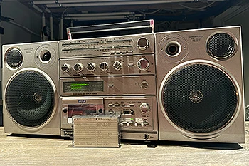 C-cassette player